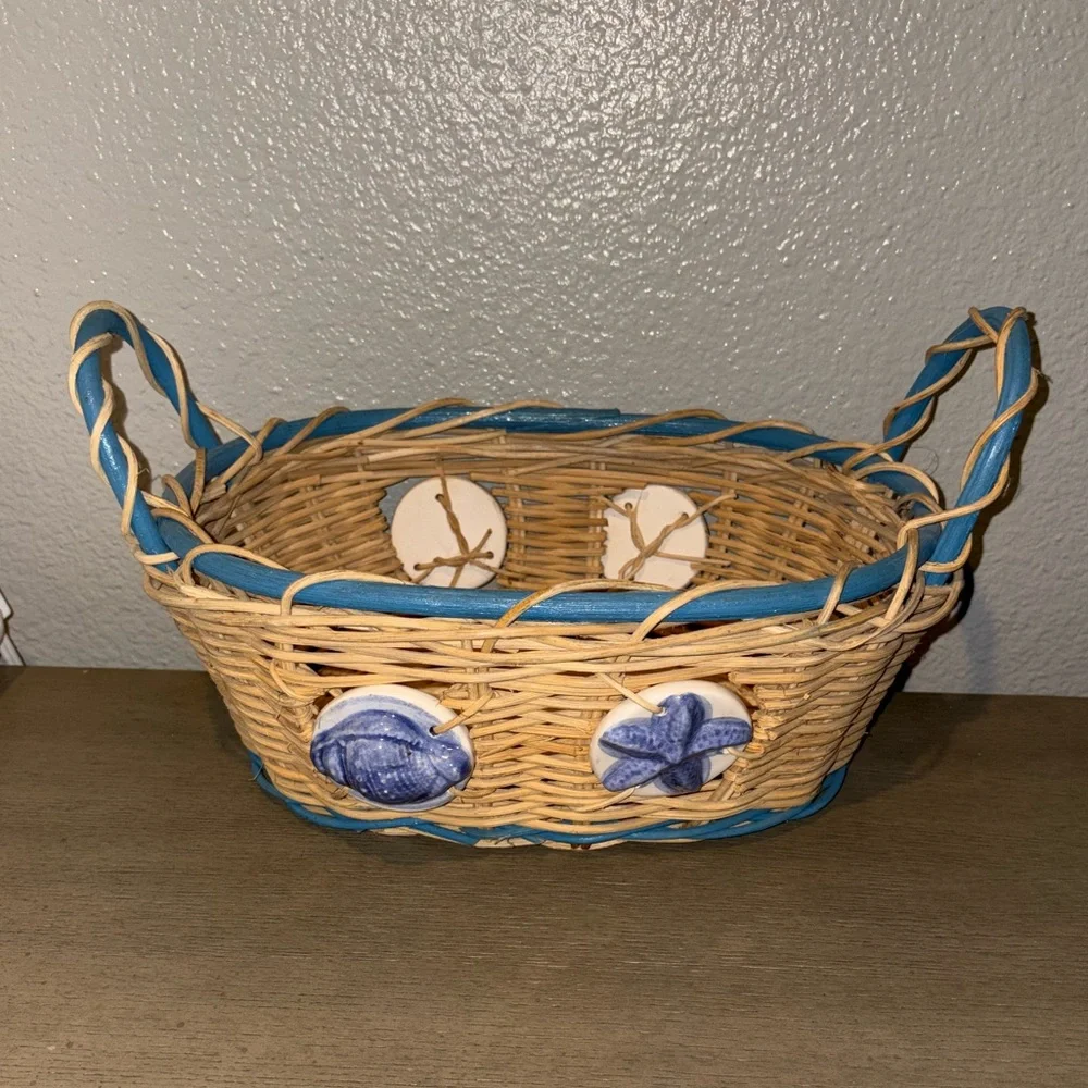 Rattan Seashell Porcelain Basket